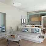 Calma Vila Ios